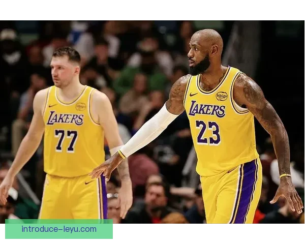 詹姆斯关键时刻连得分 湖人逆转勇士再展冠军相