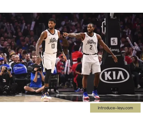 NBA季后赛激烈角逐球队动态分析明星球员伤病报告与战术调整
